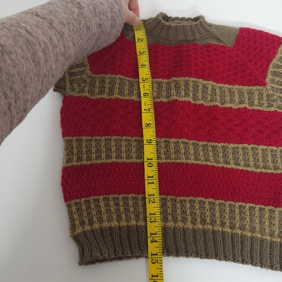 Hand Knit Lightweight kids Top, Sz 5/6 year old - Picture 9 of 12